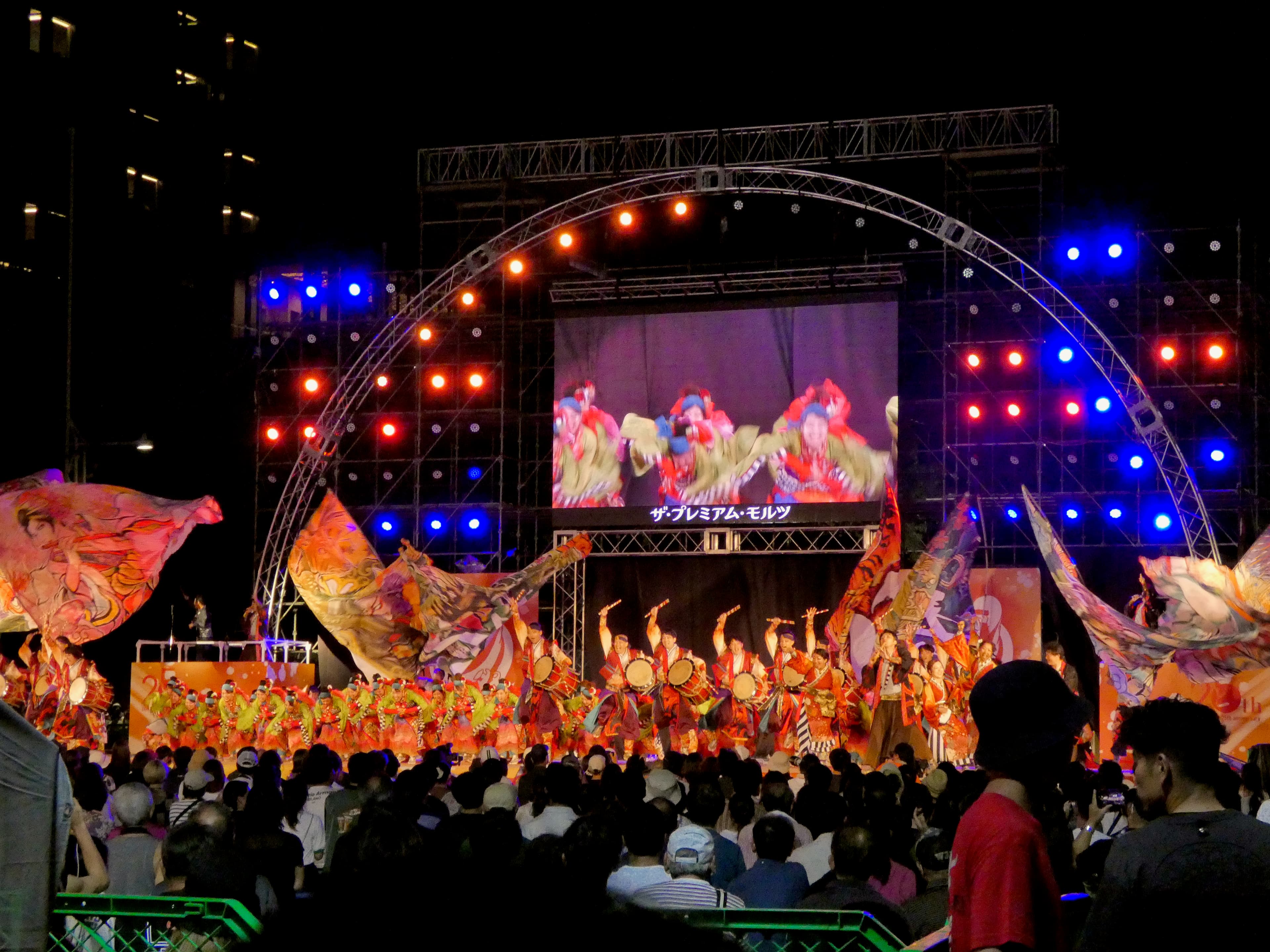 名古屋のにっぽんど真ん中祭り(どまつり)決勝ステージの踊り手